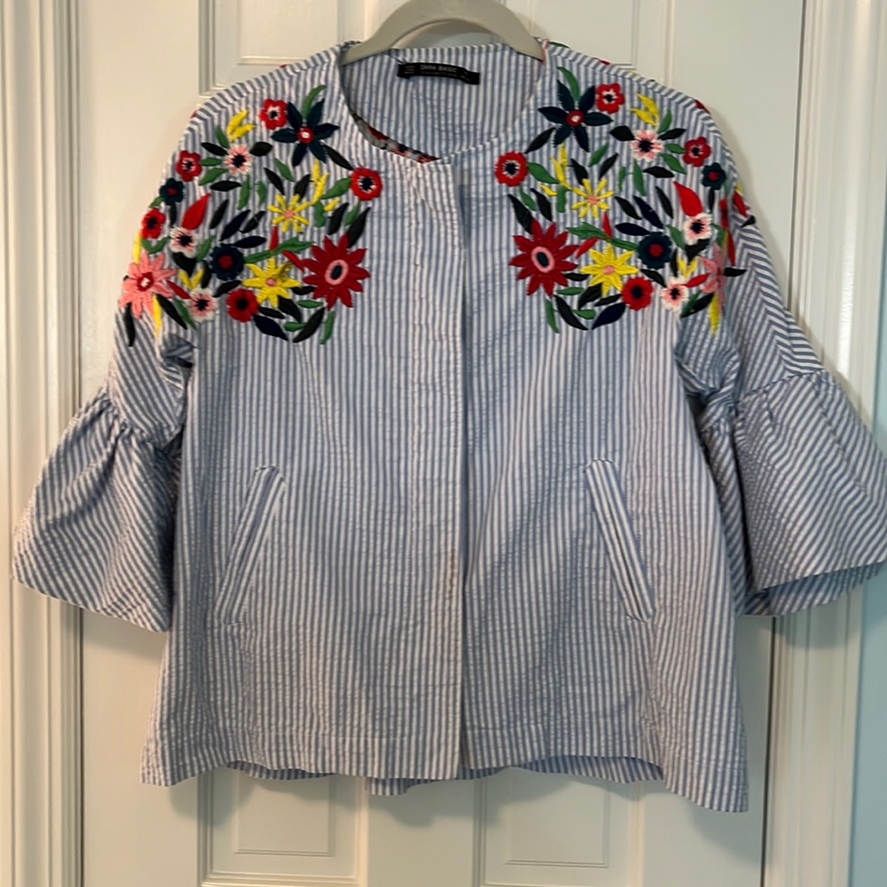 Zara seersucker and embroidered jacket. Excellent condition